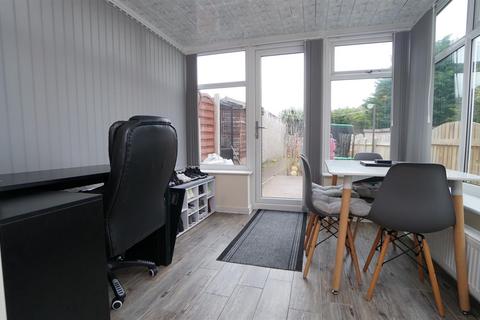 17 Chapel Street, Eccleshill, Bradford, BD2 2DA