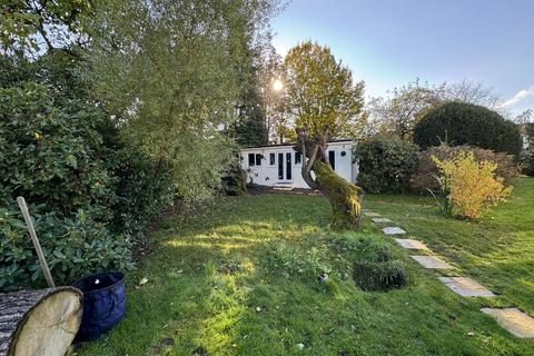 Robins View The Street, West Clandon, Guildford, GU4 7TE