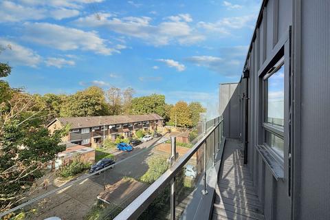 12d Diana Close, London, E18 1DH