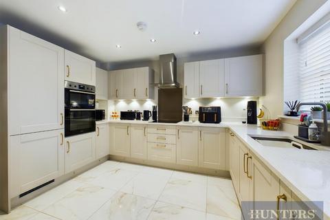 4 bedroom detached house for sale, Bilberry Avenue, Scarborough