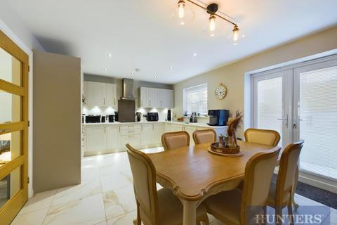 4 bedroom detached house for sale, Bilberry Avenue, Scarborough