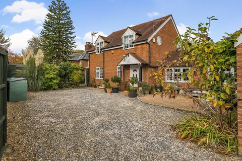 4 bedroom detached house for sale, Lane End, High Wycombe