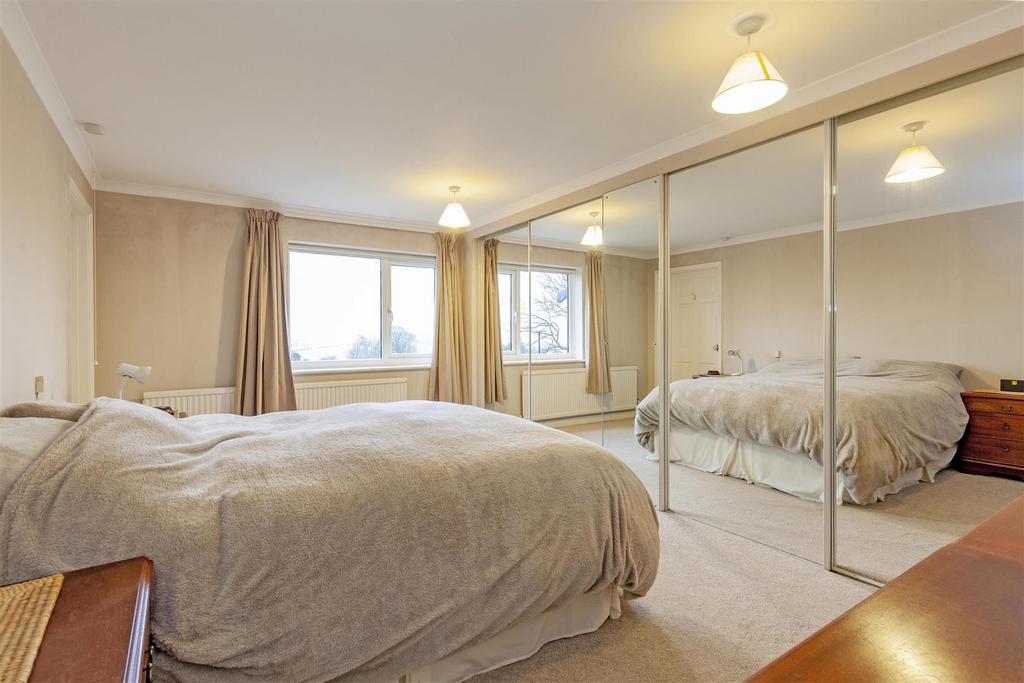 Bedroom 1-2.jpg