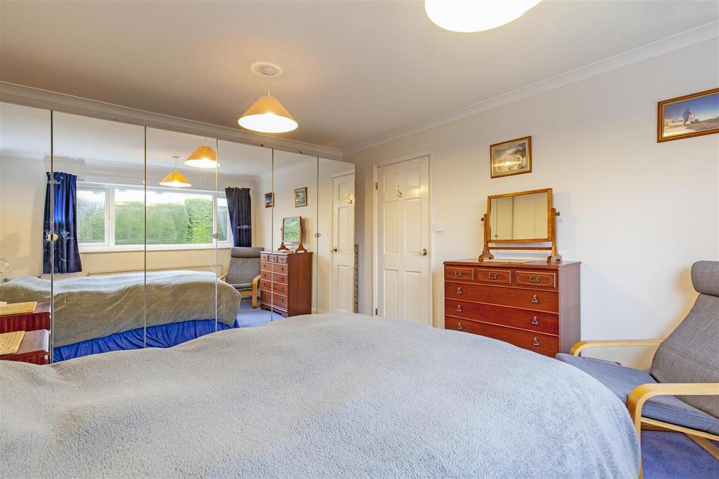 Bedroom 2-2.jpg