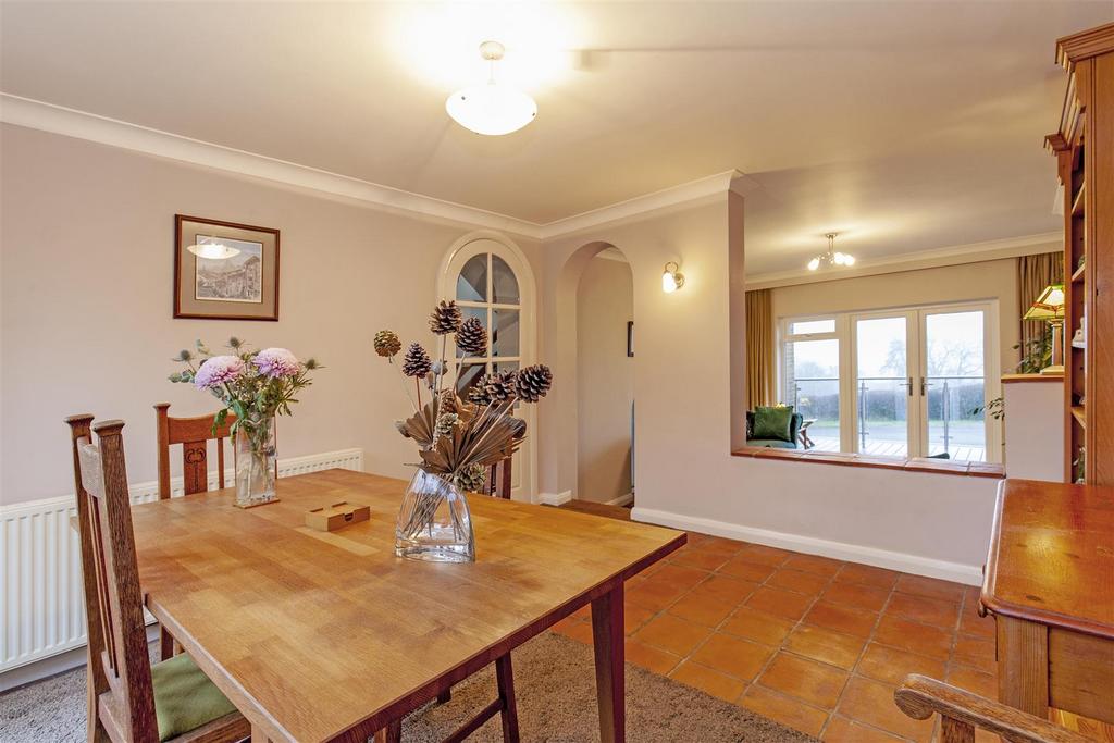 Dining Room-3.jpg