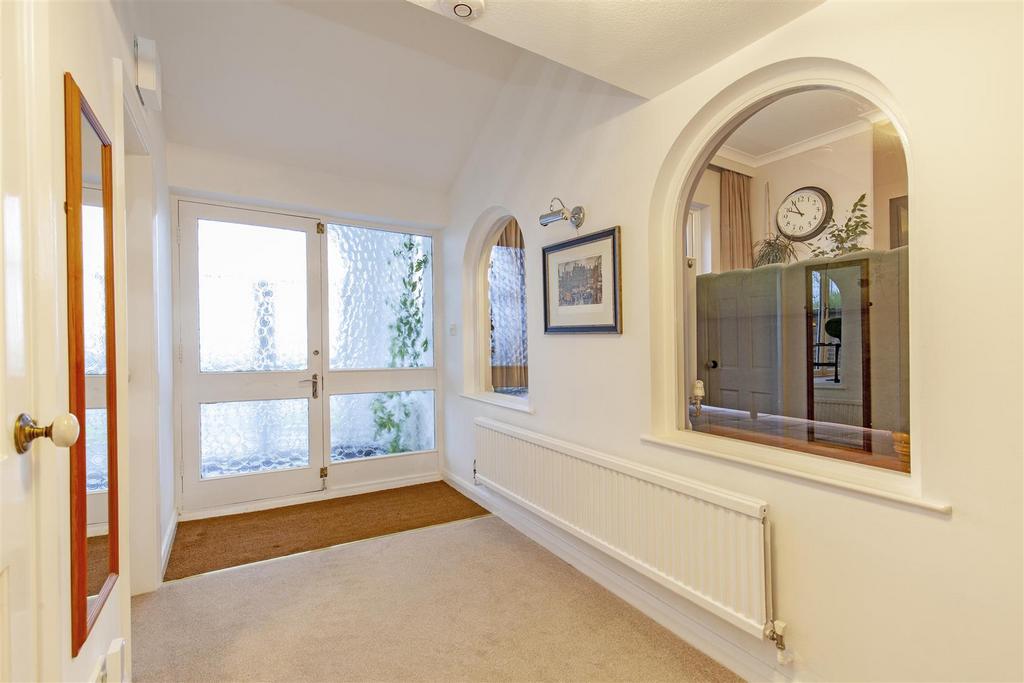 Entrance Hall-1.jpg