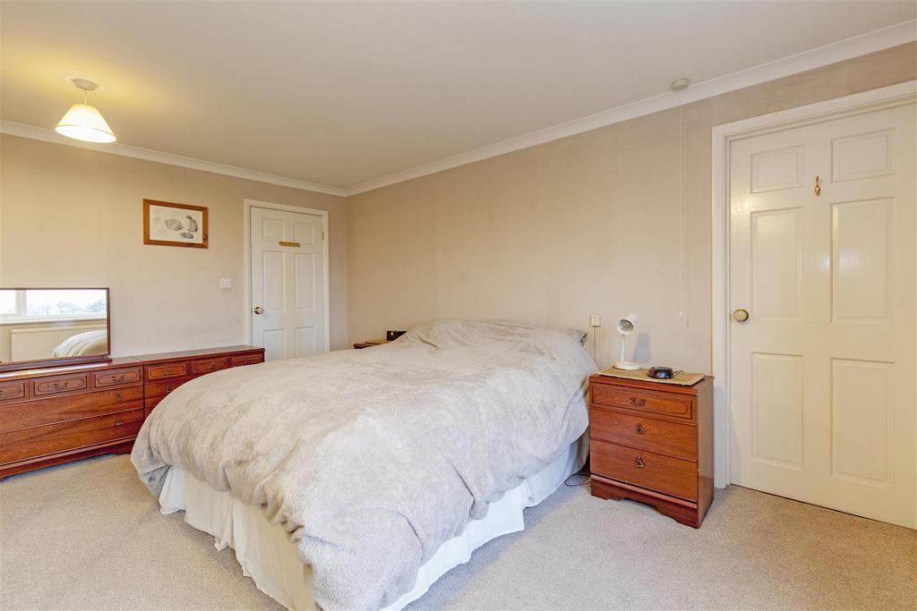 Bedroom 1-1.jpg