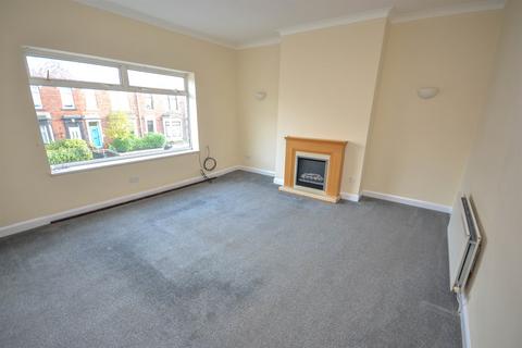 2 bedroom maisonette to rent, Stanhope Road, South Shields