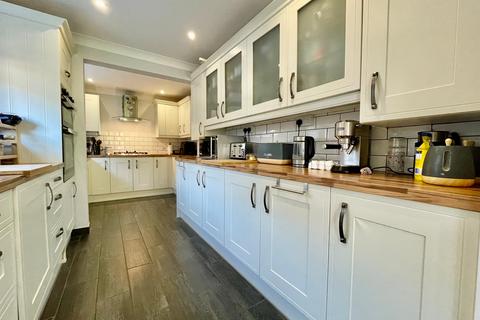 3 bedroom detached house for sale, Gramwell, Shenley Church End, Milton Keynes, MK5