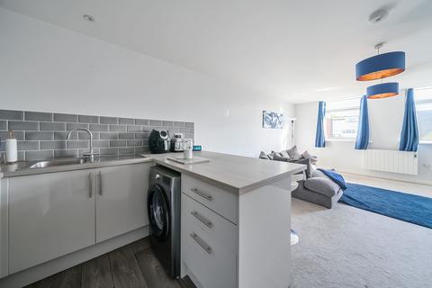 2 bedroom flat for sale, Jengers Mead, Atlantic House Jengers Mead, RH14