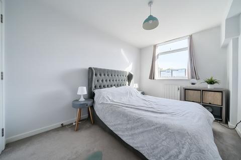 2 bedroom flat for sale, Jengers Mead, Atlantic House Jengers Mead, RH14