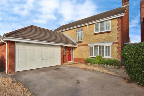 4 bedroom detached house for sale, Marken Close, Locks Heath