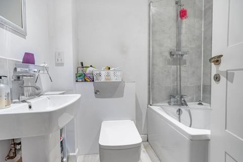 2 bedroom flat for sale, Jengers Mead, Atlantic House Jengers Mead, RH14