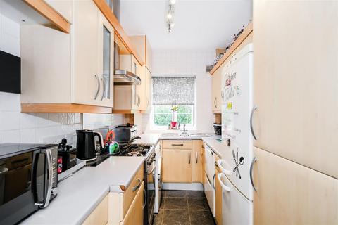 2 bedroom flat for sale, The Drive, London