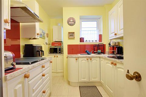 2 bedroom flat for sale, Bedford Avenue, Bexhill-On-Sea