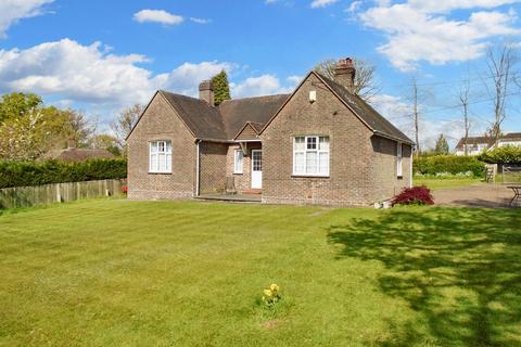 2 bedroom detached bungalow for sale, Parrock Lane, Hartfield TN7