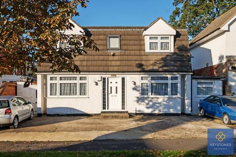 4 bedroom detached house for sale, Mawney Road, Romford, RM7