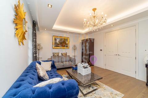 4 bedroom apartment to rent, Palladian Gardens, LONDON, W4