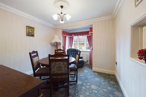 2 bedroom apartment for sale, Sutherland Court Gardens, Cromer