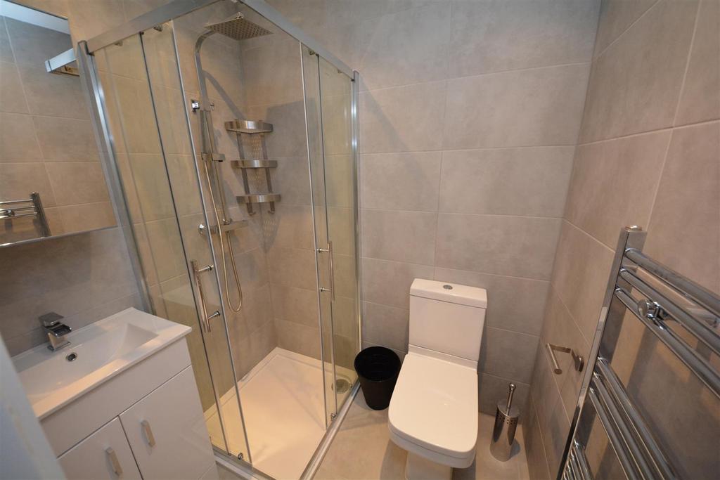 The Elms, Cowley Hill Lane, St... 1 bed in a house share to rent £563