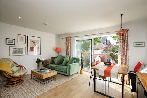 2 bedroom apartment for sale, Mount Park Road, London, W5