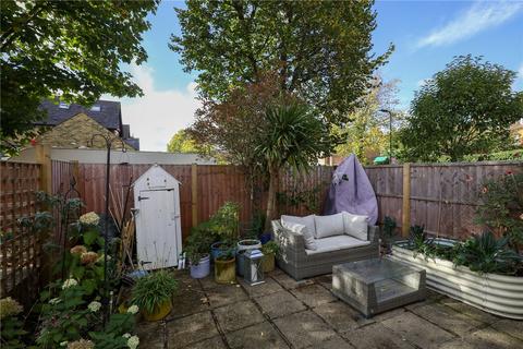 2 bedroom apartment for sale, Mount Park Road, London, W5