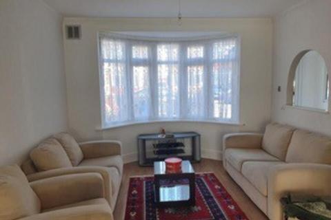 3 bedroom house to rent, Westbury Avenue, Southall, UB1