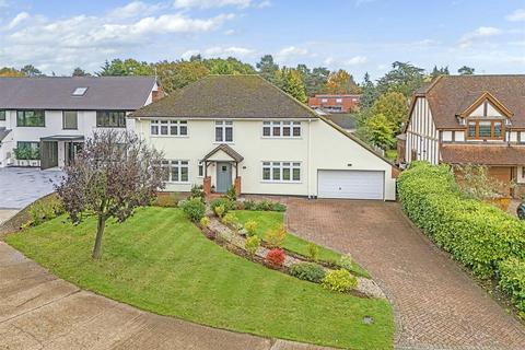 4 bedroom detached house for sale, Luppit Close, Hutton Mount, Brentwood