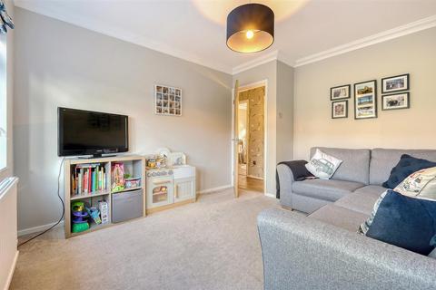 2 Luppit Close, Hutton, Brentwood, CM13 2JU