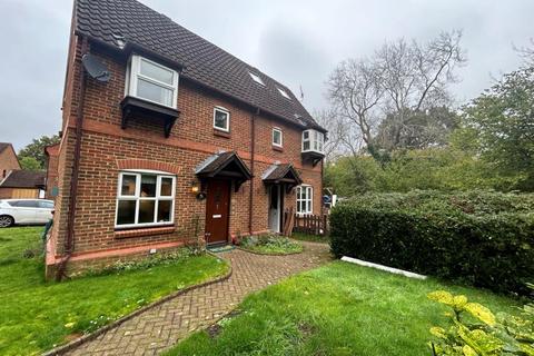 1 bedroom terraced house to rent, Ockley Court, Guildford GU4