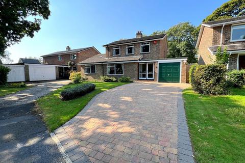 4 bedroom detached house for sale, Grasmere Gardens, New Milton, Hampshire. BH25 5HZ