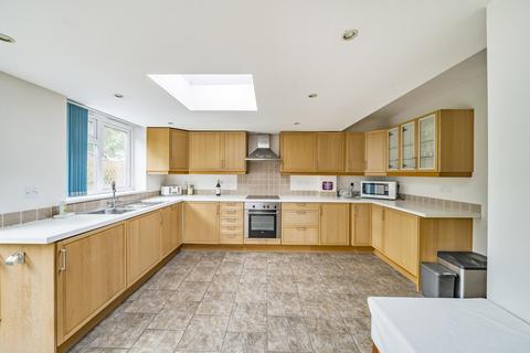 2 bedroom bungalow for sale, Brightside Avenue, Surrey TW18