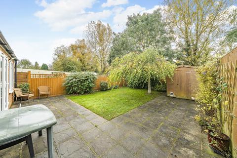 2 bedroom bungalow for sale, Brightside Avenue, Surrey TW18