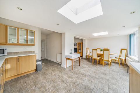 69 Brightside Avenue, Staines-upon-thames, TW18 1NF