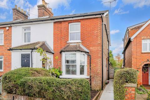 4 bedroom end of terrace house for sale, Clarence Walk, Redhill RH1