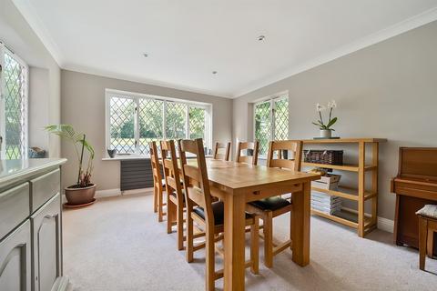 5 bedroom detached house for sale, SUBSTANTIAL FAMILY HOME WITH GENEROUS GARDEN