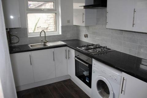 3 bedroom house to rent, Brookdale Road, Liverpool