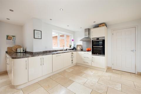 4 bedroom detached house for sale, Shore Place, Trowbridge