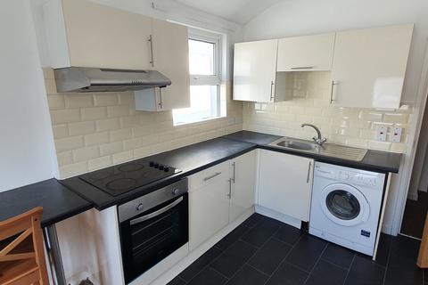 3 bedroom flat share to rent, 3 BED FLAT for Rent - Flat 2, 97A Woodville Road, Cathays, Cardiff. CF24 4DY