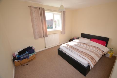 2 bedroom semi-detached house to rent, Kelburn Close, Northampton NN4