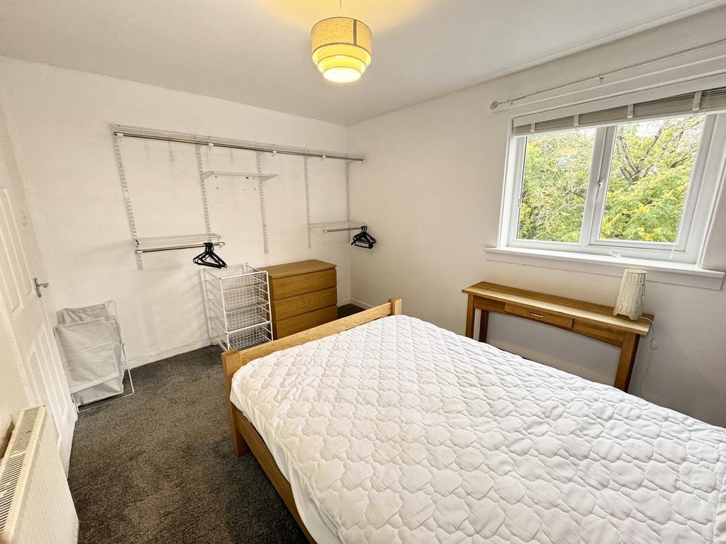 Bedroom 2 (2)