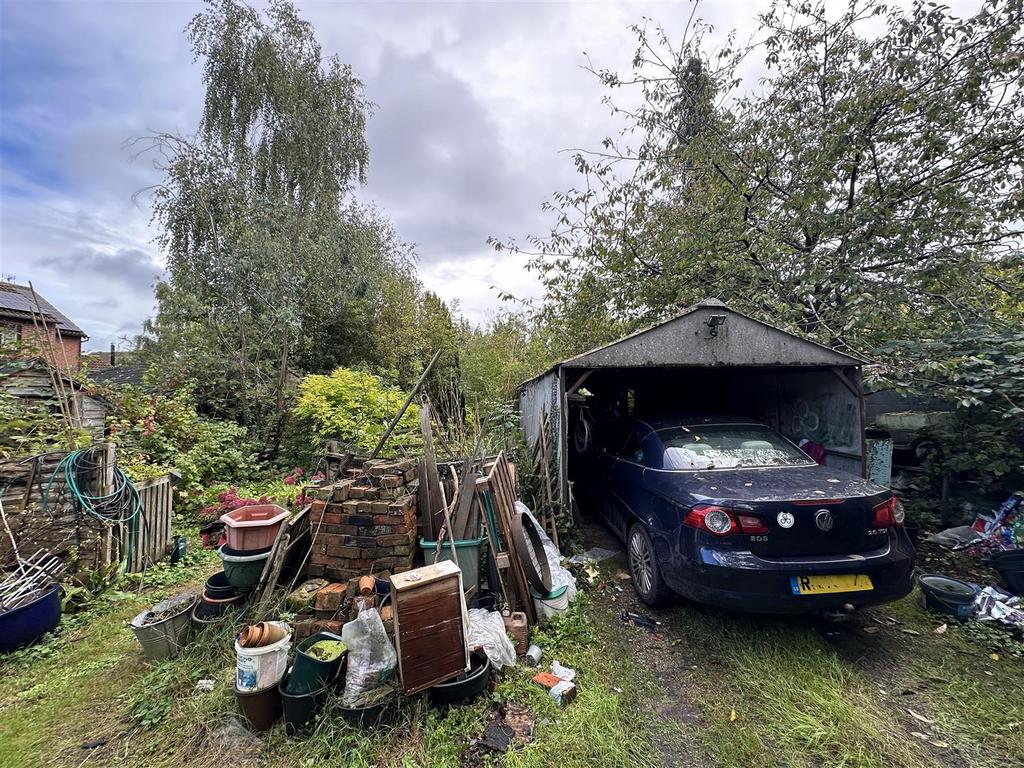 Garage &amp; Parking