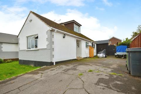 4 bedroom semi-detached bungalow for sale, Forest Close, Southampton SO32