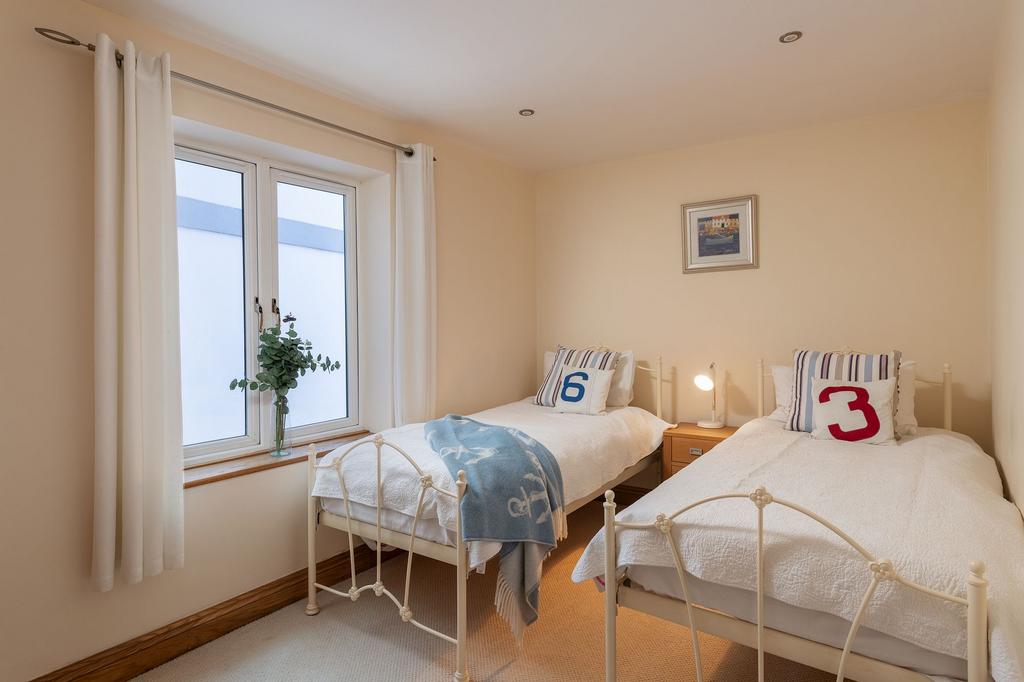 2 Elm Cottages, Brixham Road, Kingswear, Bedroom 2