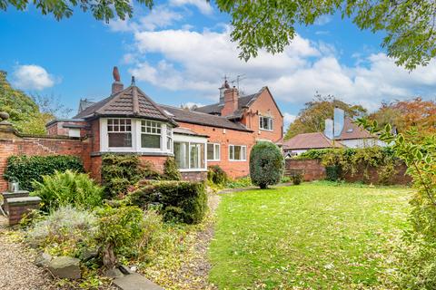 2 bedroom semi-detached house for sale, Leeds LS6