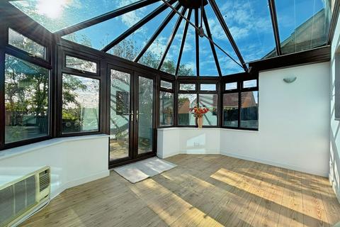 22 Lantern Close, Berkeley, GL13 9DE