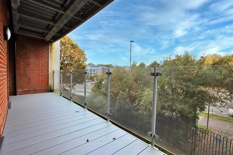 2 bedroom flat for sale, Gemini Park, Manor Way, Borehamwood