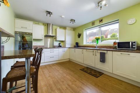 4 bedroom end of terrace house for sale, Charnhill Drive, Mangotsfield BS16