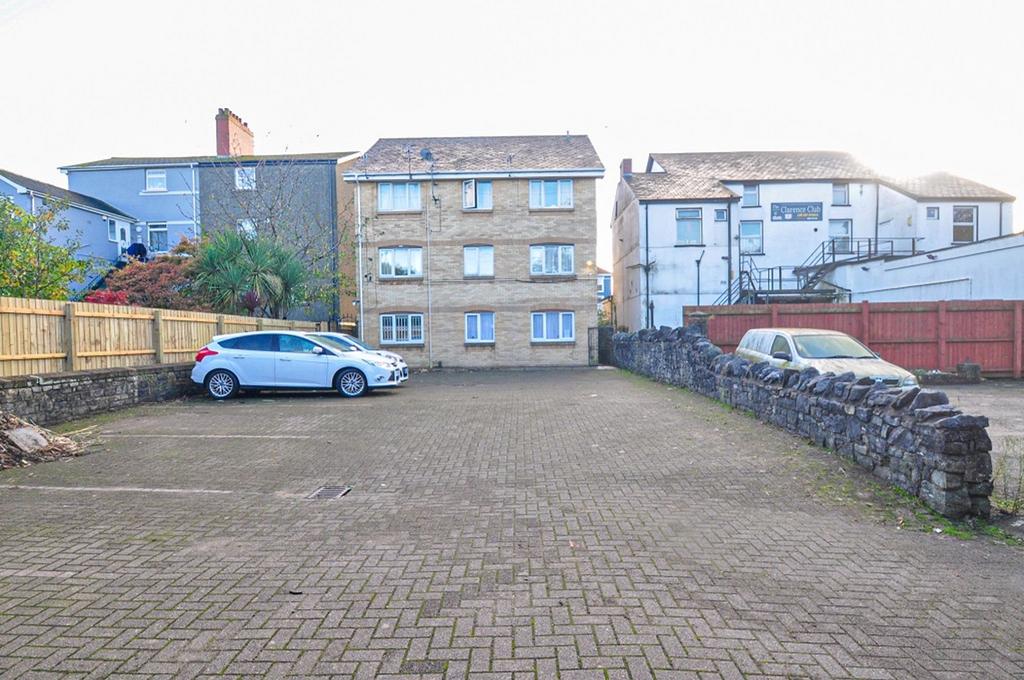 Chepstow Road, Clarence Court, NP19 1 bed flat to rent £700 pcm (£162 pw)