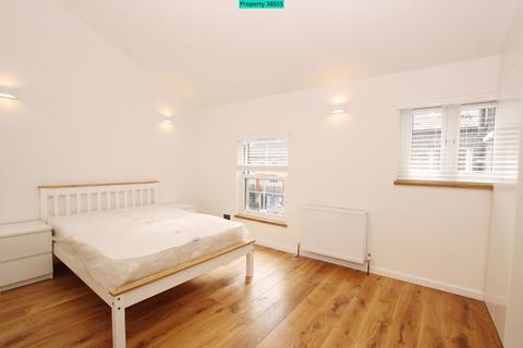 4 bedroom flat to rent, South Lambeth Road, London, SW8 1XN